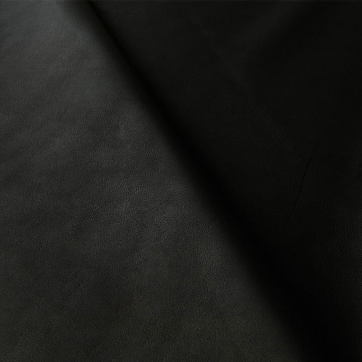 Schwarz,